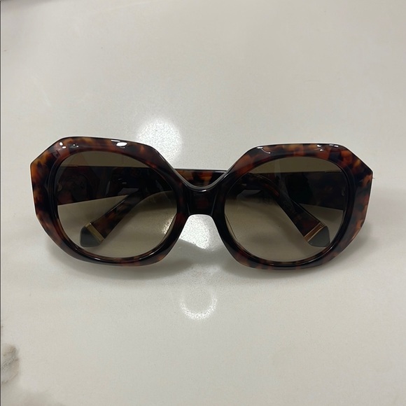 Tortoise Shell Sunglasses - Picture 3 of 9